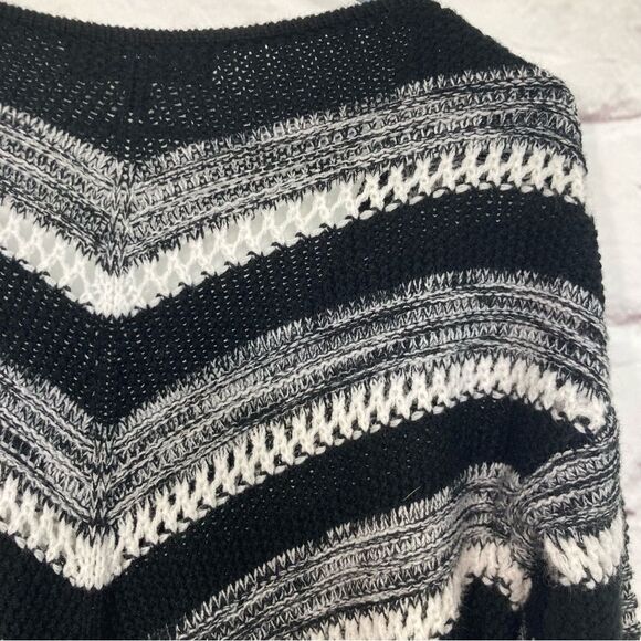 ALMOST FAMOUS Womens Size M BLACK & GRAY V Pattern V-Neck SWEATER SZ XL V Neck - Picture 9 of 12